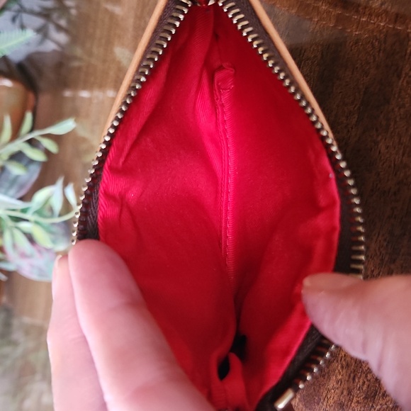 Dooney & Bourke Pebble Leather Blue and Tan Wristlet NWOT - Picture 5 of 8